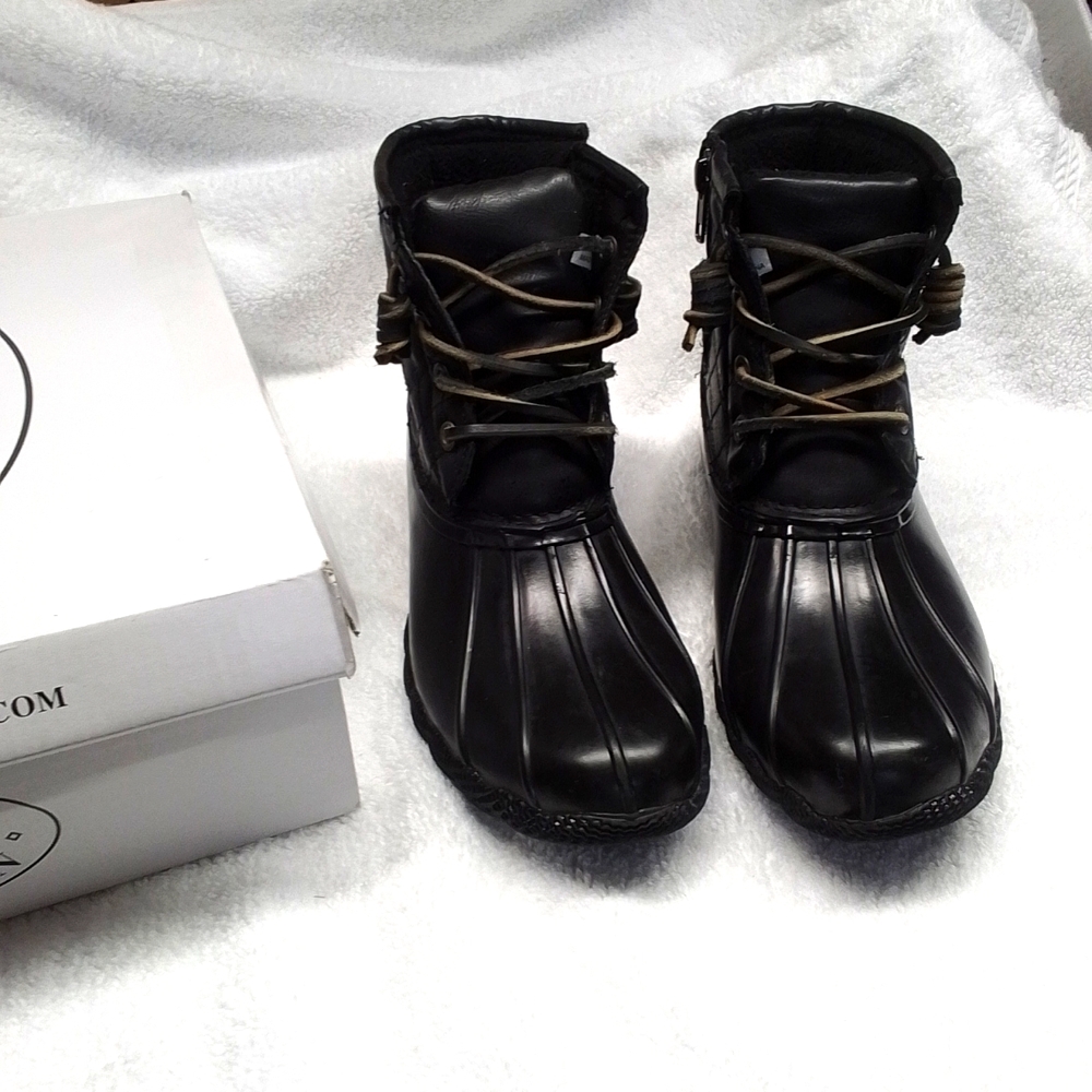Steve Madden Tillis duck booties